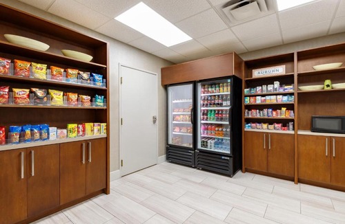 Auburn Hotel | Holiday Inn Express & Suites Auburn - University Area by IHG