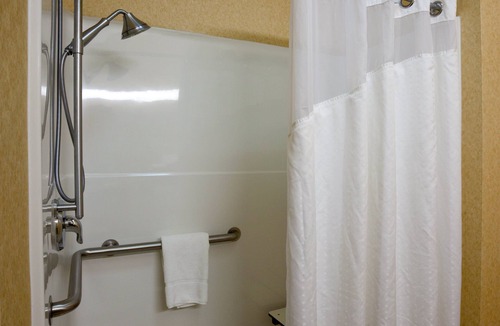 Brandon Hotel | Holiday Inn Express & Suites Brandon by IHG