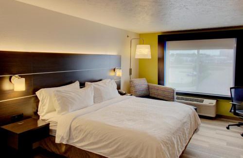 Le Mars Hotel | Holiday Inn Express & Suites Le Mars by IHG