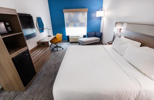 Madison Hotel | Holiday Inn Express & Suites - Huntsville Airport by IHG