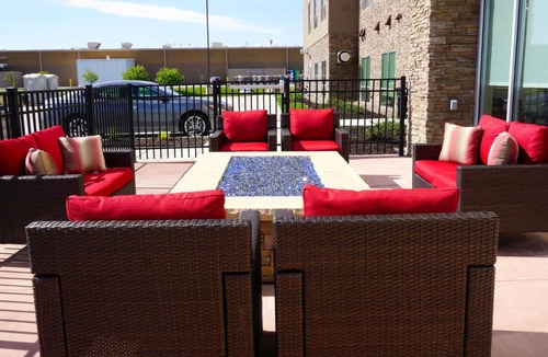 Millard Hotel | Holiday Inn Express & Suites Omaha - Millard Area by IHG