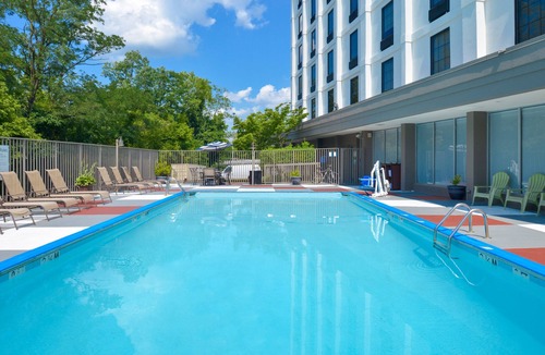 Towson Hotel | Holiday Inn Express Towson - Baltimore North, an IHG Hotel