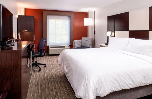 Towson Hotel | Holiday Inn Express Towson - Baltimore North, an IHG Hotel