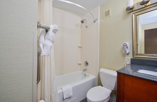 Towson Hotel | Holiday Inn Express Towson- Baltimore North by IHG