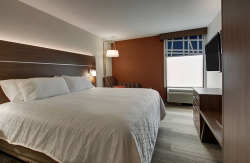 Echelon Hotel | Holiday Inn Express Voorhees - Mt. Laurel by IHG
