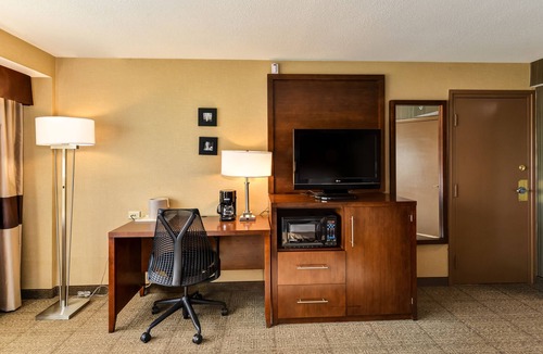 Downtown Hotel | Holiday Inn Express Washington DC N-Silver Spring by IHG