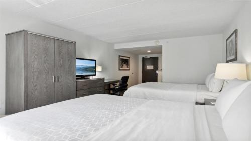 Lightfoot Resort | Holiday Inn Express Williamsburg North by IHG