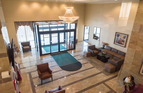 Hazlet Hotel | Holiday Inn Hazlet by IHG