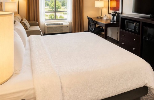 Cedar Bluff Hotel | Holiday Inn Knoxville West- Cedar Bluff Rd by IHG