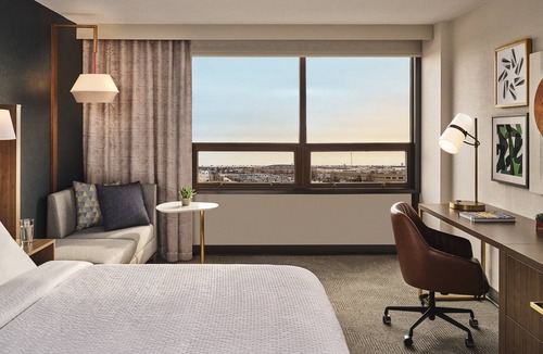 Donelson Hotel | Holiday Inn Nashville Airport by IHG