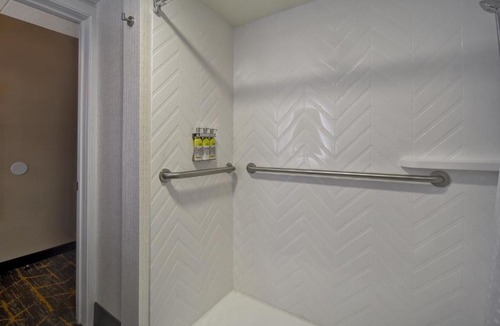 Cherry Hill Hotel | Holiday Inn Philadelphia-Cherry Hill by IHG