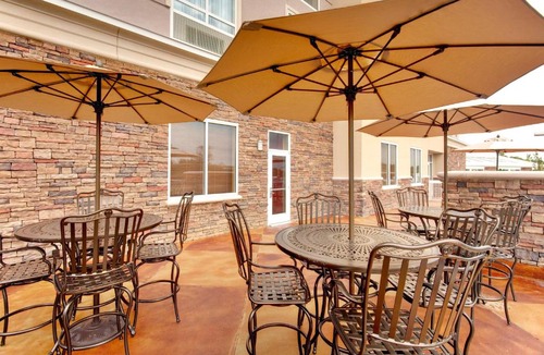 Ellendale Hotel | Holiday Inn & Suites Memphis - Wolfchase Galleria by IHG