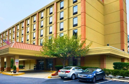 Towson Hotel | Holiday Inn Express Towson - Baltimore North, an IHG Hotel