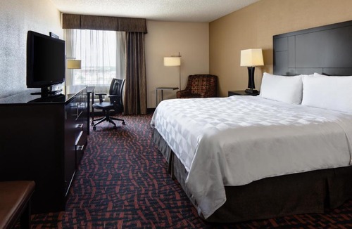 Wichita Hotel | Holiday Inn Wichita East I-35 by IHG