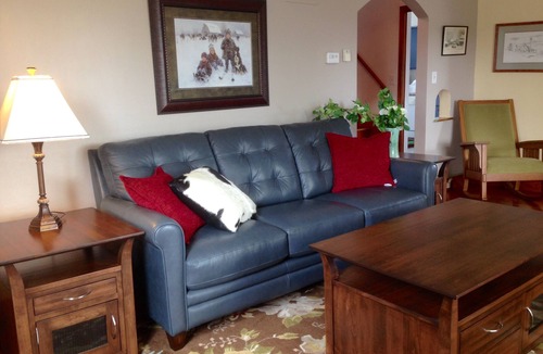 New Glarus House | HOLY COW! Guest Haus in The Heart of New Glarus