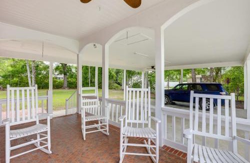 Conway House | Home 1 Mi to Dtwn Conway: Great for Beach Days!