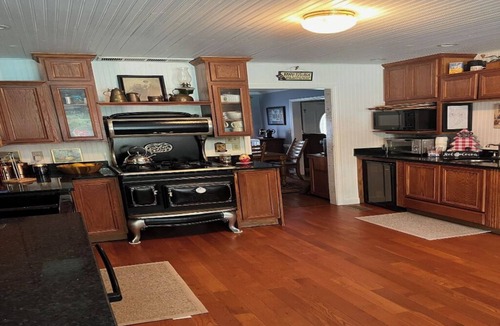 Fayetteville House | Home For The Holidays.
