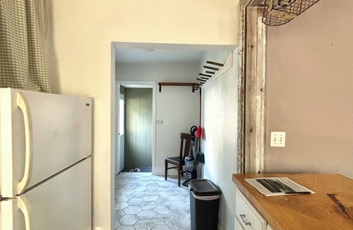 Cedar Falls House | Home in Cedar Falls-updated cottage