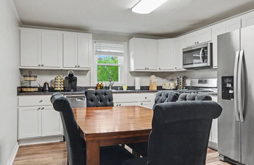 Libertyville House | Home in DT Libertyville near Corp HQs & Naval Base