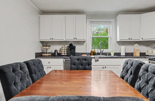 Libertyville House | Home in DT Libertyville near Corp HQs & Naval Base