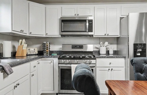 Libertyville House | Home in DT Libertyville near Corp HQs & Naval Base