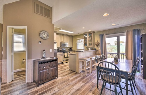 Corolla Light House | Home w/Deck in Corolla Light: Walk to Beach!