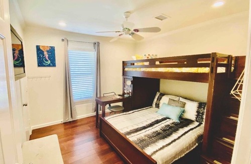 Kings Grant House | Home with yard near UNCW & Wrightsville Beach