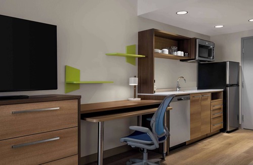 Holly Hotel | Home2 Suites by Hilton Austin East Side 5th Street