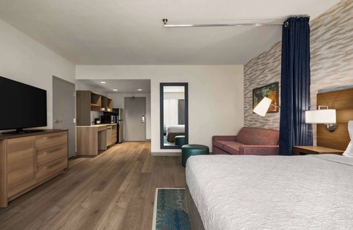 Holly Hotel | Home2 Suites by Hilton Austin East Side 5th Street