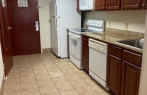 Pleasantville Hotel | Homestead Apart-Hotel