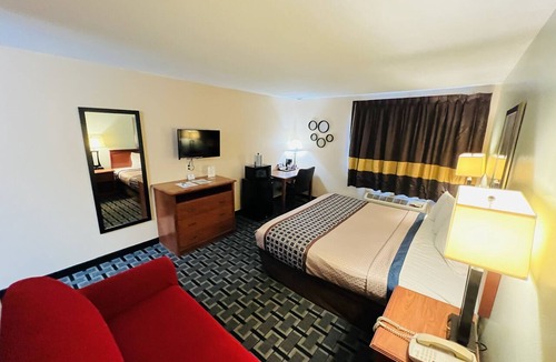 Washington Hotel | Hometown Inn & Suites