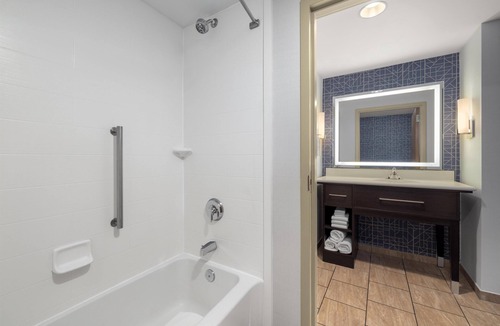 West Des Moines Hotel | Homewood Suites by Hilton West Des Moines/SW Mall Area