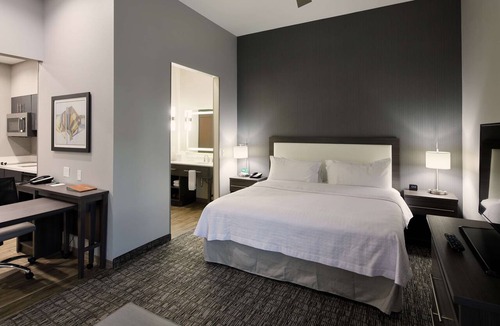 Topeka Hotel | Homewood Suites by Hilton Topeka