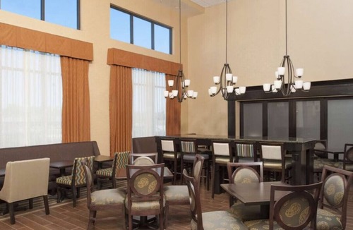 Moline House | Homey & Spacious Suite! Your Ultimate Escape