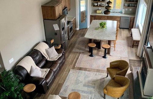 Pierre House | Hope's Anchor-Outdoor adventures & luxurious accommodations collide by the river