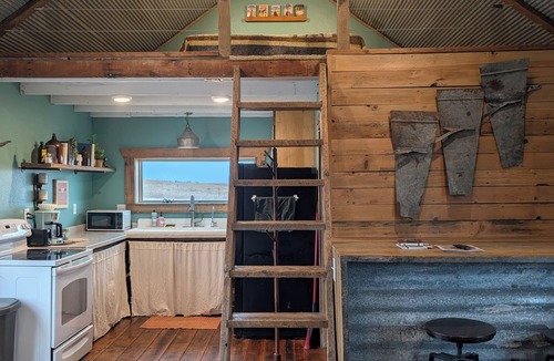 Carpenter Cabin | Horsemen's Hideout Cabin in Clark