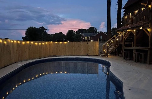 Albertville Cabin | Horseshoe Lodge Rustic Log Cabin Home Completely Restored With Pool