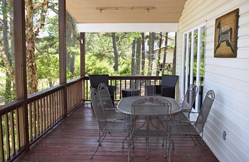 Deep Hole House | Horsin Around | 3BR with Private Dock, Deck and Pet-Friendly