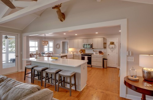 Groveoak House | Hot Tub & Dock: Guntersville Lake Getaway!