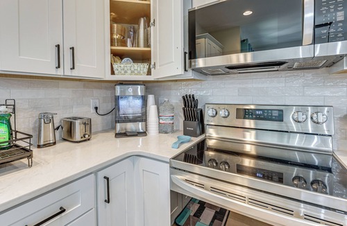 Little River House | Hot Tub + Fire Pit: Home Near Dtwn Little River!