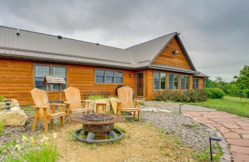Pierce County House | Hot Tub & Trail Access: Spacious Stockholm Retreat