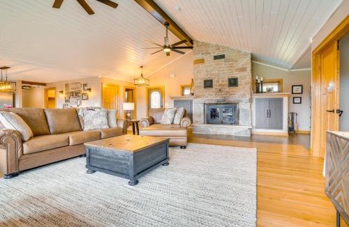 Pierce County House | Hot Tub & Trail Access: Spacious Stockholm Retreat