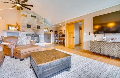 Pierce County House | Hot Tub & Trail Access: Spacious Stockholm Retreat