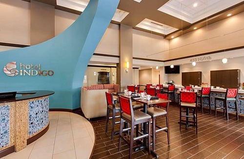 Vernon Hills Hotel | Hotel Indigo Vernon Hills, an IHG Hotel