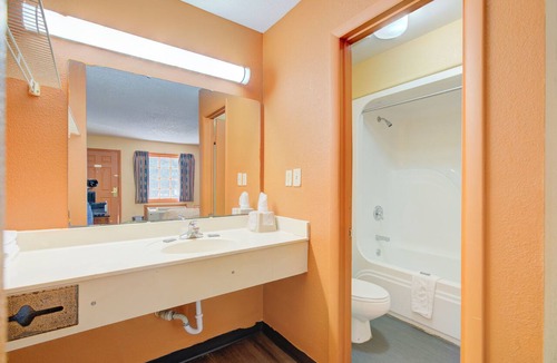 Kingstree Hotel | Hotel O Deluxe Inn Kingstree Sc Hwy 52