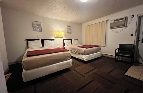 Adrian Hotel | Hotel Prairie Winds Carthage Keokuk Hwy 136