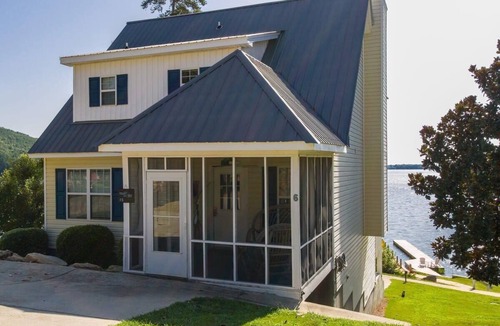 Leesburg House | House #06 Heart of the Bay (Pet Friendly) Pier