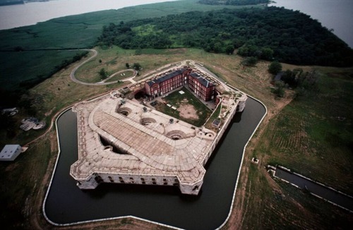 Bear House | House casino