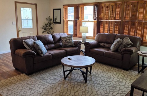 Bismarck House | House in central Bismarck location. Stay at a spacious 4-bedroom house