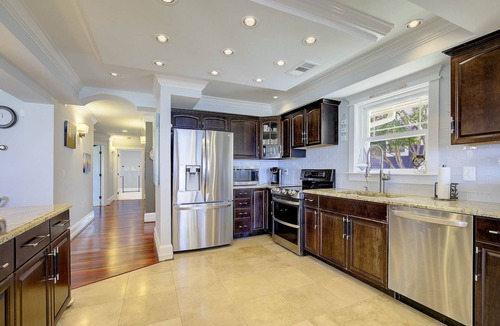 Stevensville House | House on the Bay with Private Beach Access & Panoramic Bridge Views